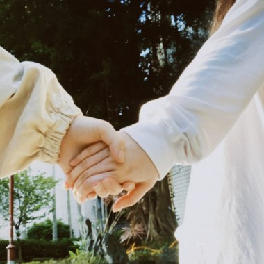 不只牽手（Demo）